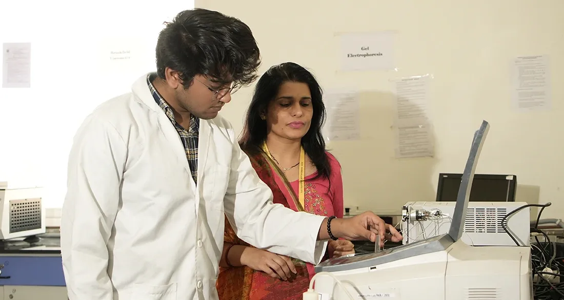 Study the interaction between drugs and and biological systems at our Pharmacology Lab